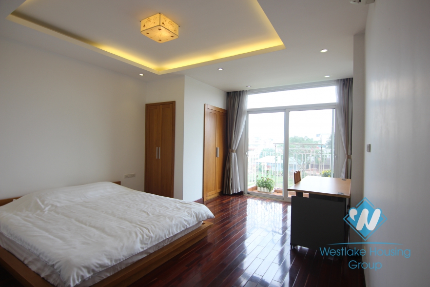 High quality apartment with 03 bedrooms for rent in Xuan Dieu, Tay Ho, Ha Noi